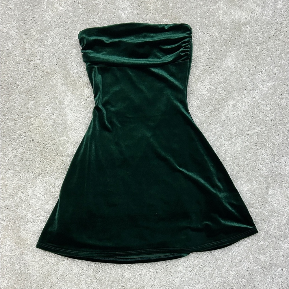 Windsor Strapless Velvet Dress in Deep Green
